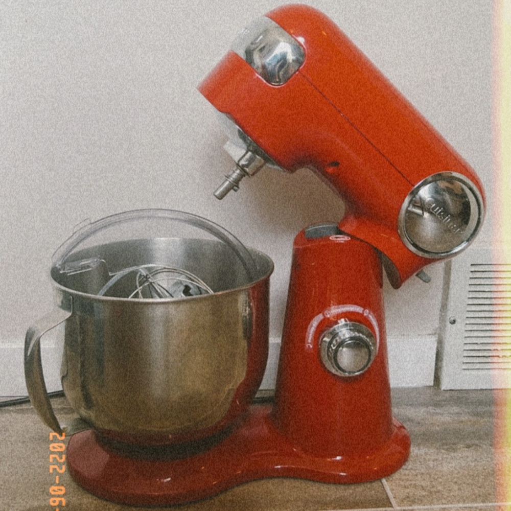 Cuisinart Standing Mixer/Like New/Used 3 times